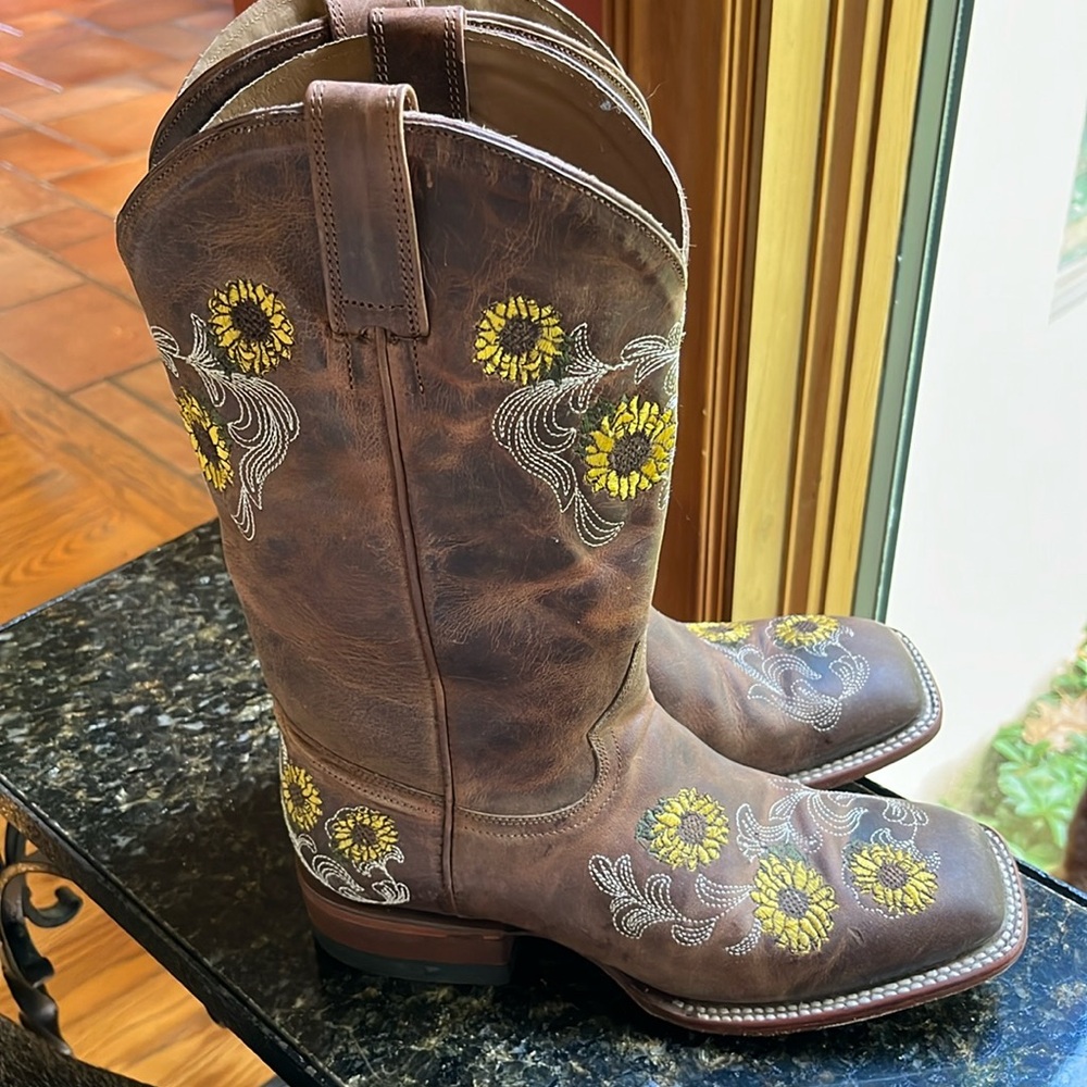 Sunflower Cowboy Boots Sz 8.5